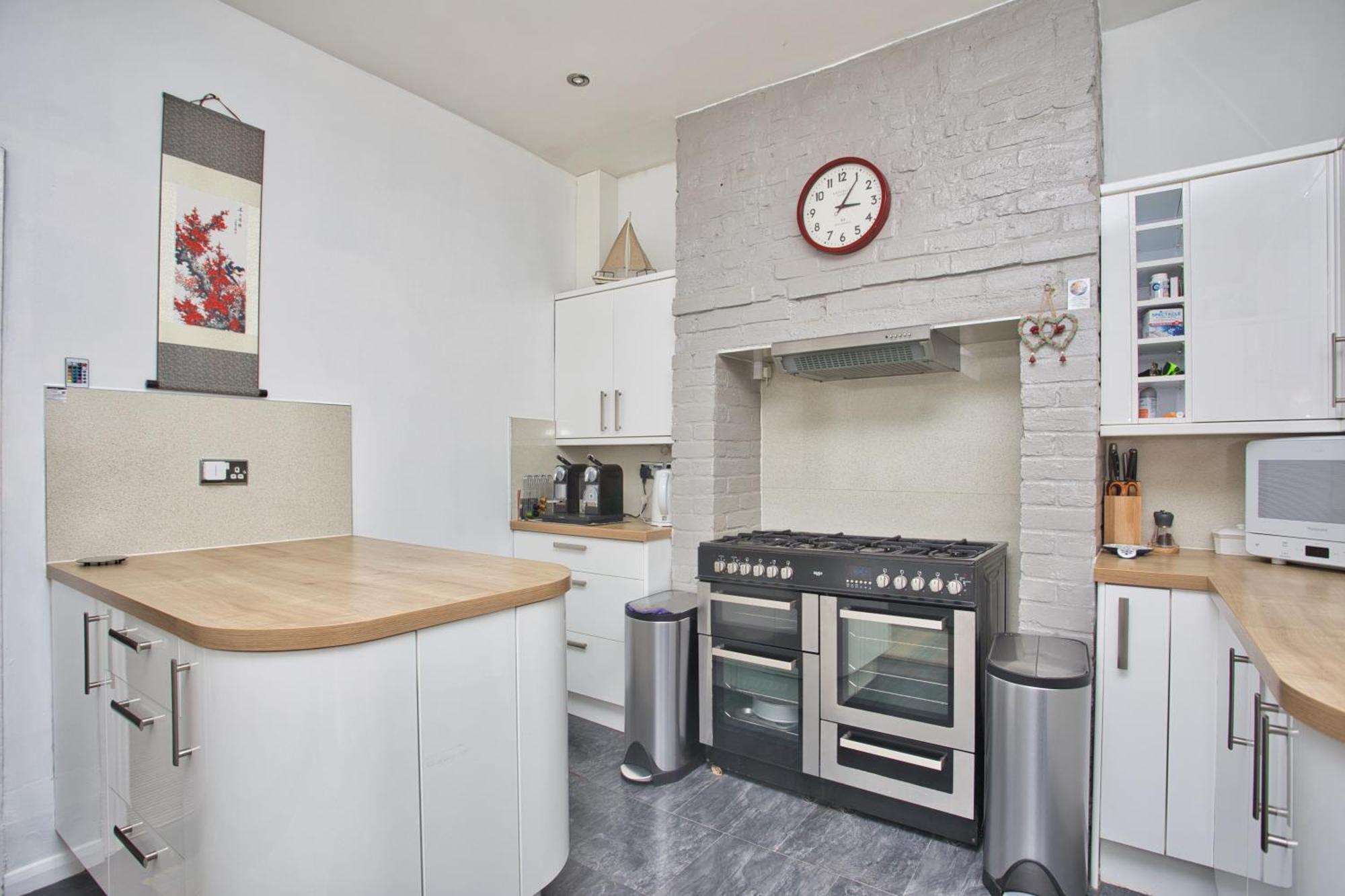 Spacious Seaside Escape In The Heart Of Deal, 4 Mins From The Beach Exterior photo